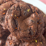Oreo Funfetti Marshmallow Cookies | Annie's Noms - These Oreo Funfetti Marshmallow Cookies are the perfect combination of rich, crunchy biscuits, soft, chewy marshmallows, colourful funfetti and my famous cookie dough.
