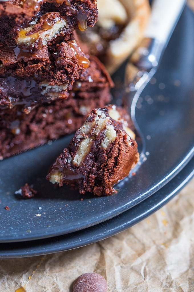 These thick and chewy chocolate brownies are stuffed with mince pies and make the most amazing festive treat. A twist on a classic brownie, these beauties are easy to make and addictive!